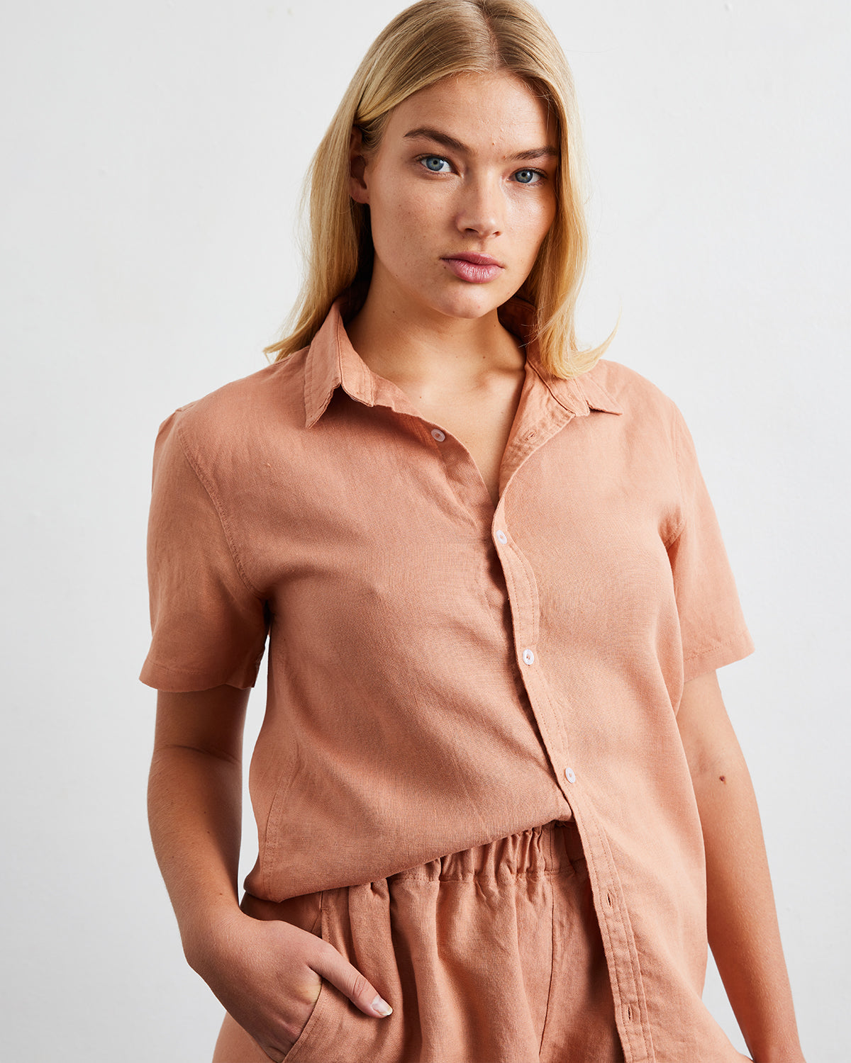 Hazelnut 100% French Flax Linen Short Sleeve Shirt - Image 2