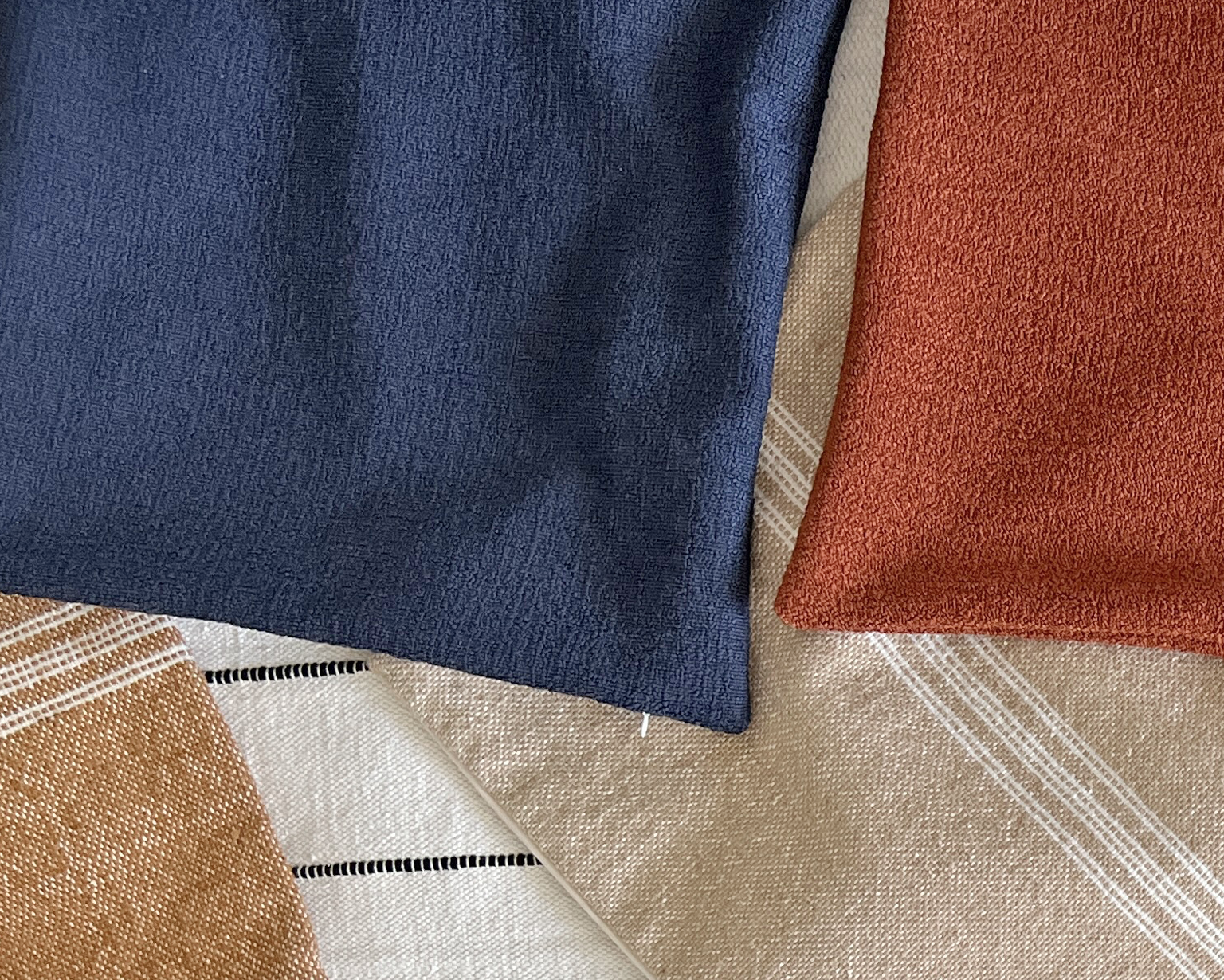 Uma. Navy Boucle - Image 3