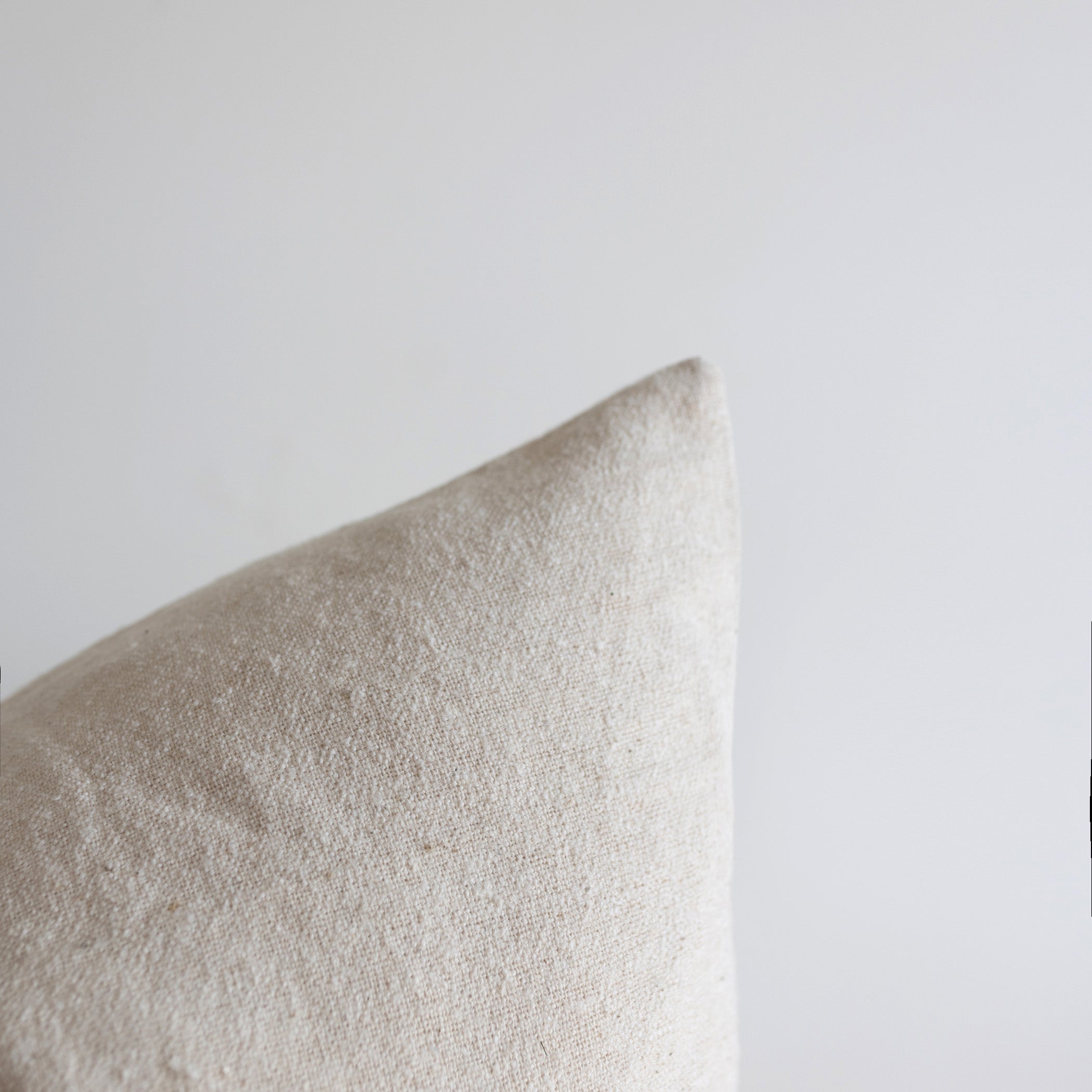 Boucle in Off White - 18 | 20 | 22 | 26 - Image 4