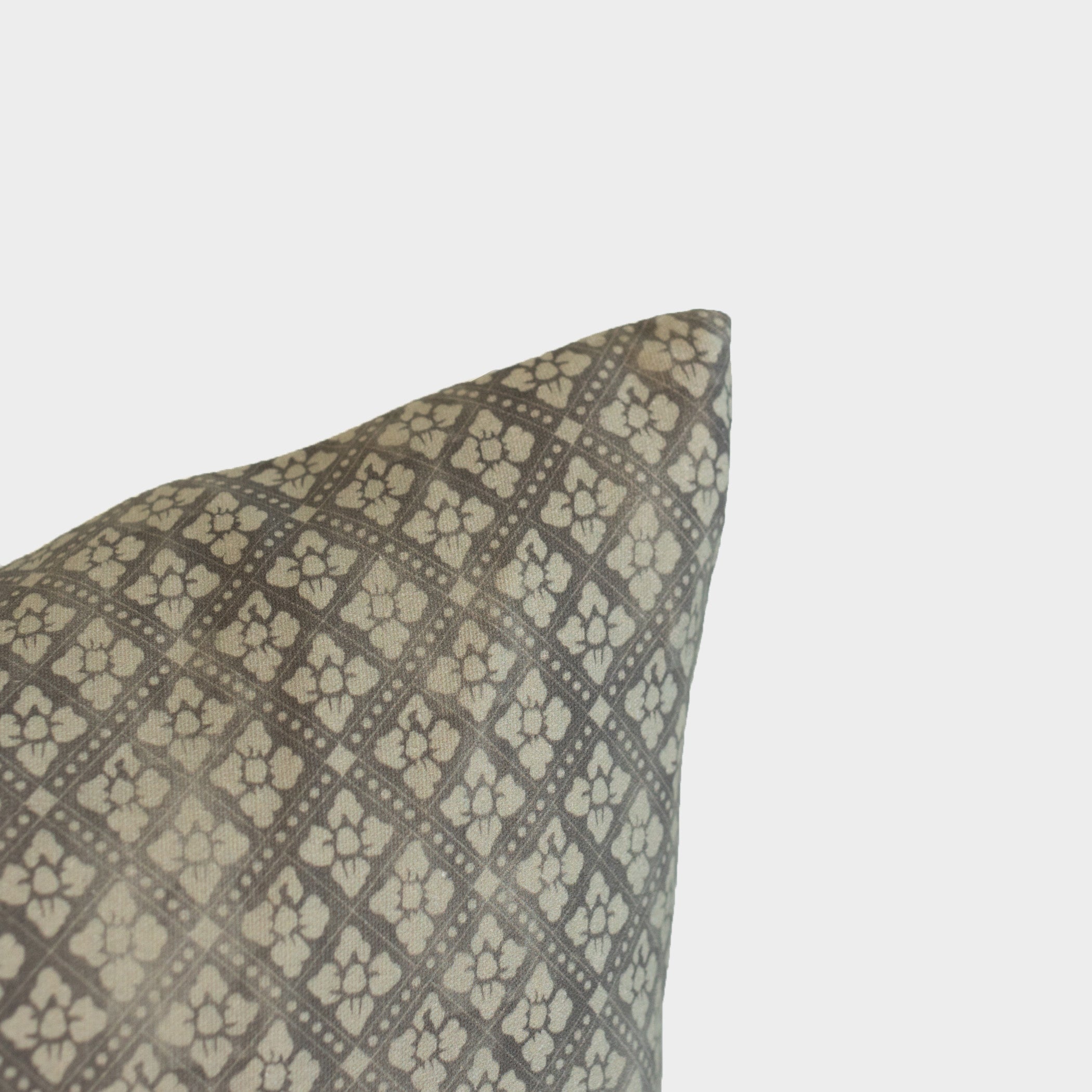 Clove - 22 - Image 3