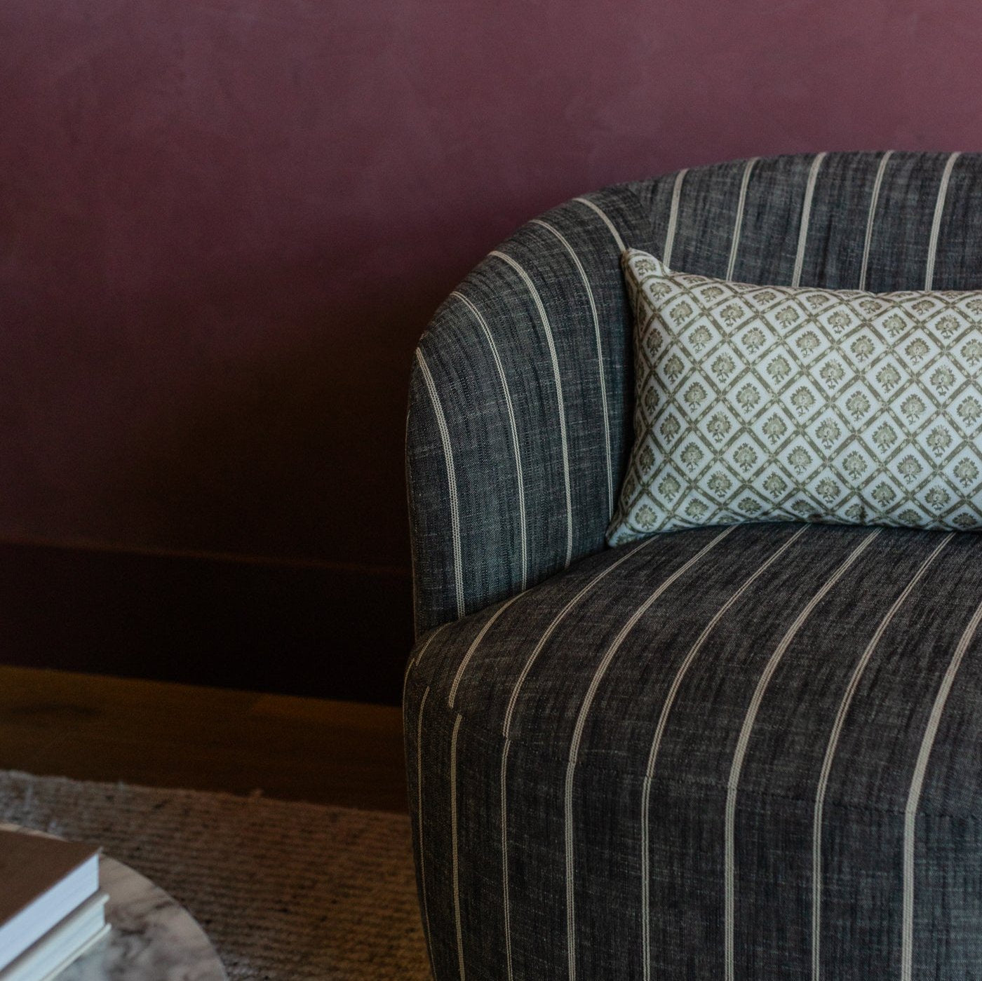 Elise in linen - lumbar - 12x20 | 12x40 - Image 9