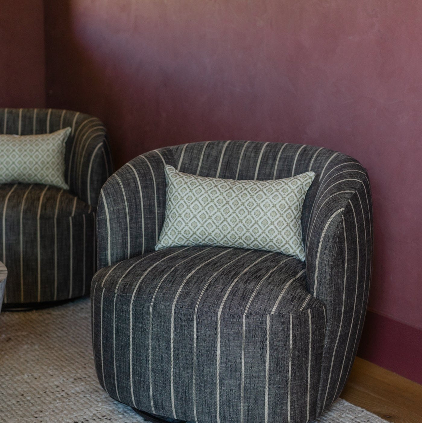 Elise in linen - lumbar - 12x20 | 12x40 - Image 11