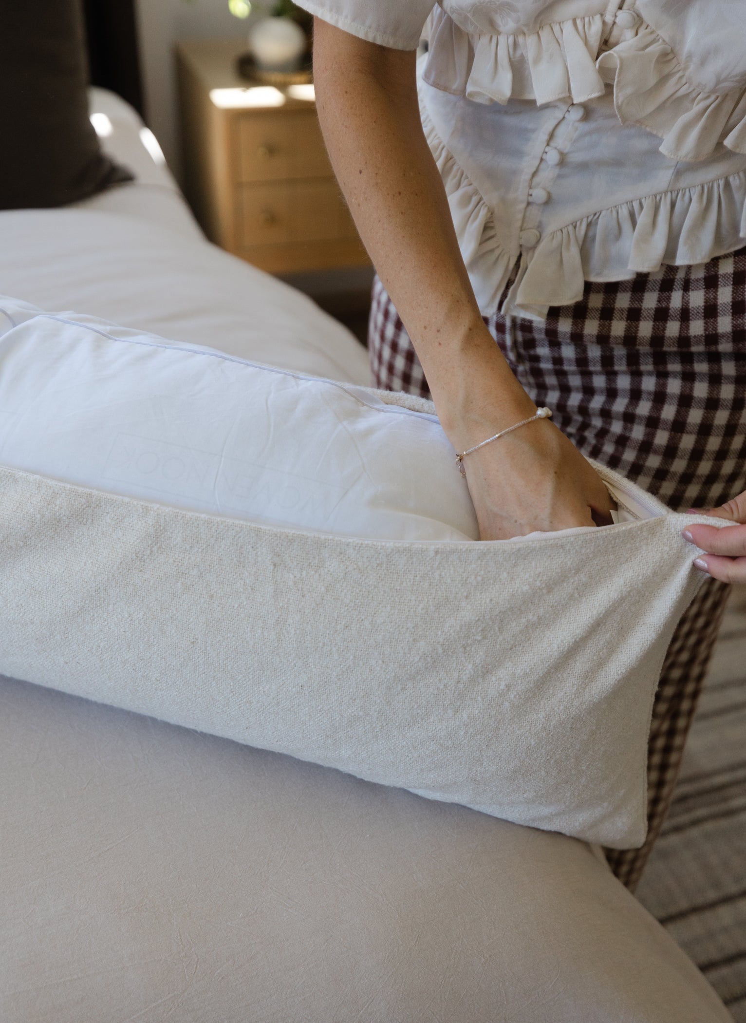 Boucle in Off White - 18 | 20 | 22 | 26 - Image 18