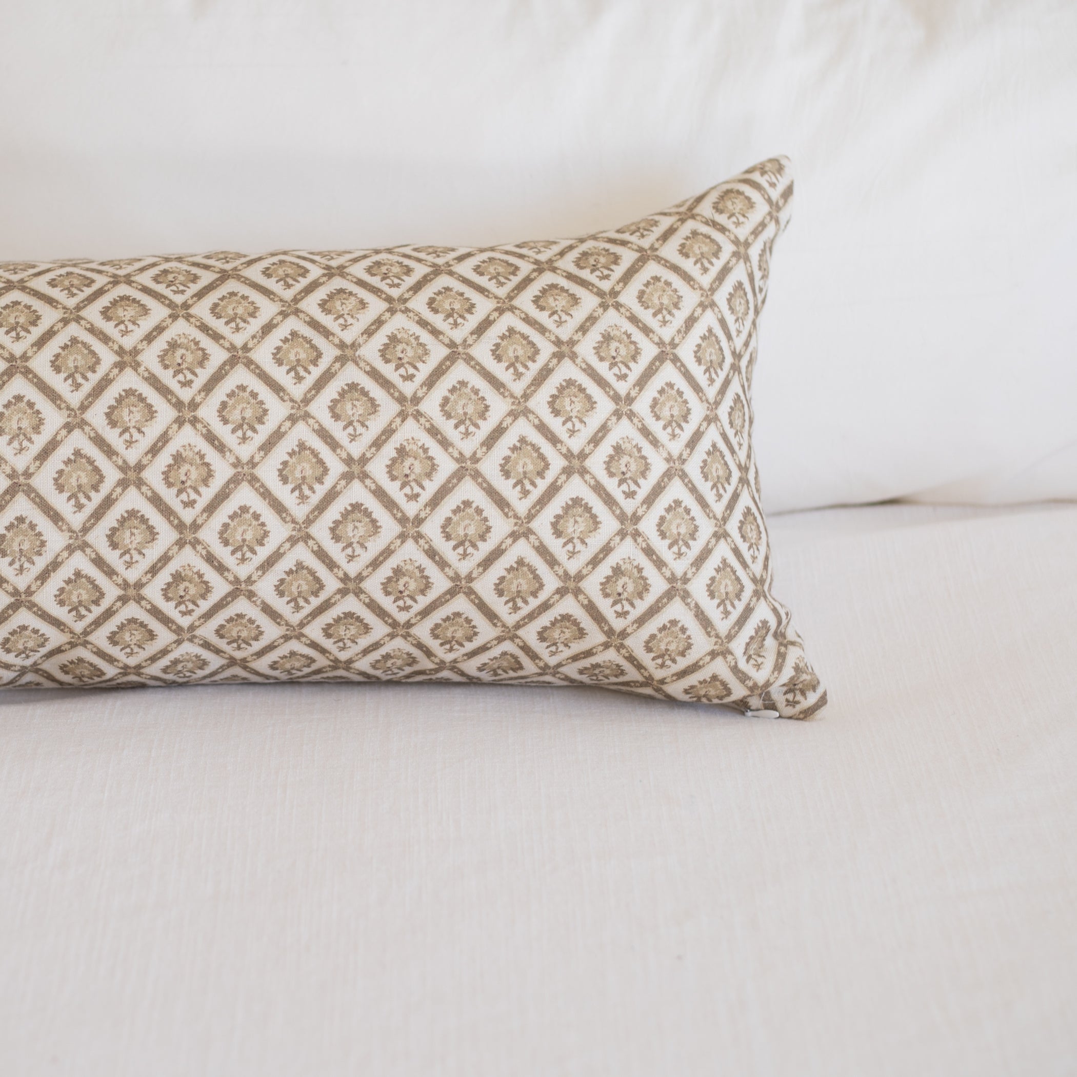 Elise in linen - lumbar - 12x20 | 12x40 - Image 6