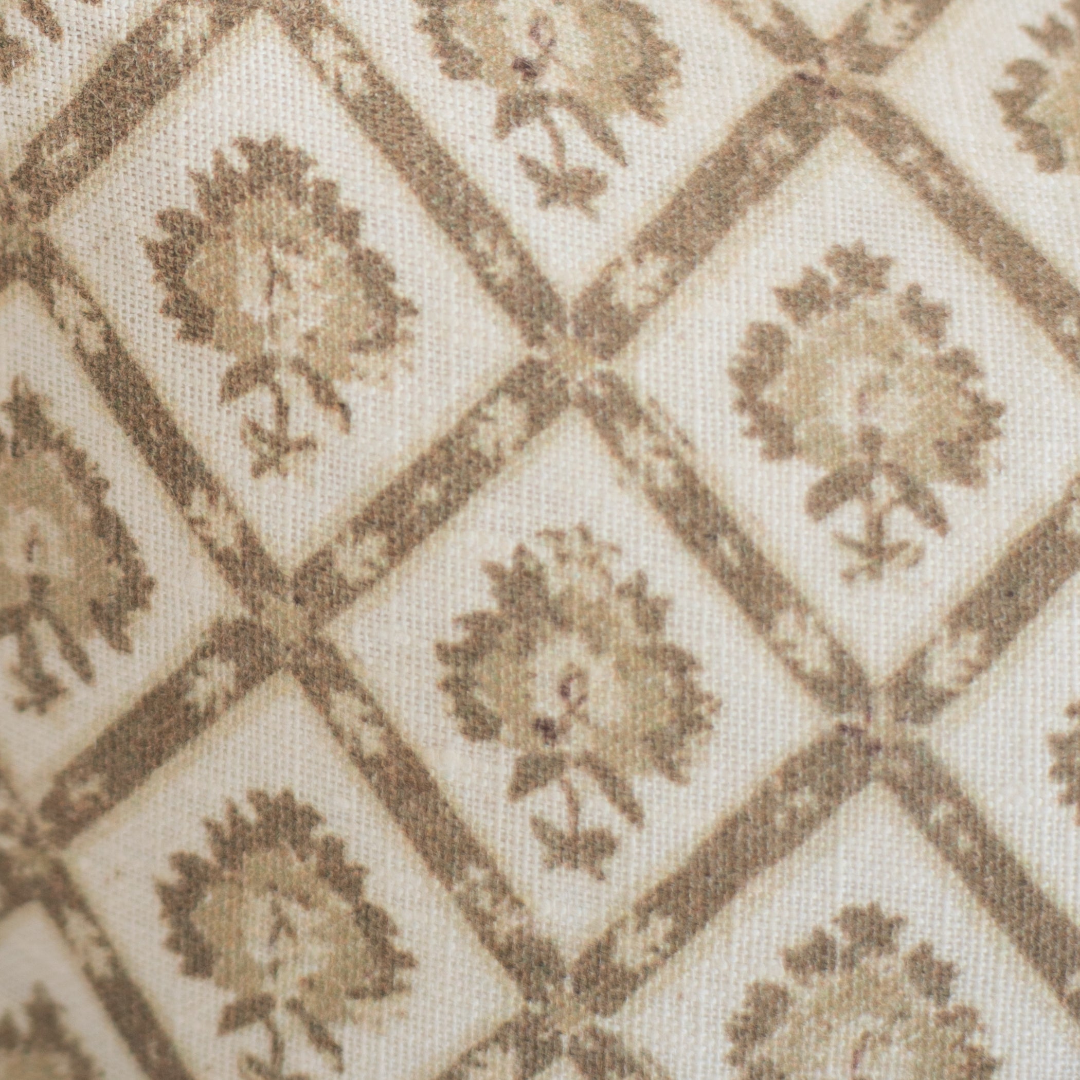 Elise in linen - lumbar - 12x20 | 12x40 - Image 4