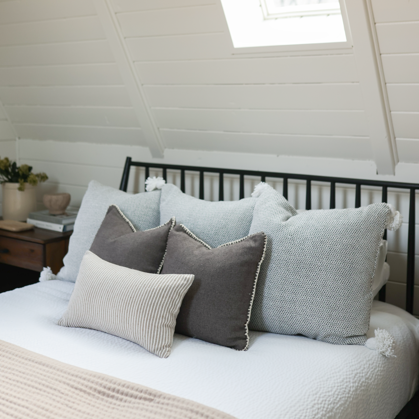 Tweed - 18 | 22 - Image 3